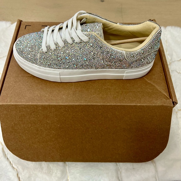 Betsey Johnson Rhinestone Women's Sidny Sneaker size 8.5 - Picture 5 of 10